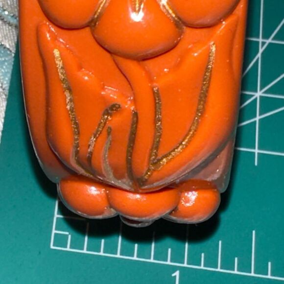 Vintage rust orange floral plastic bangle bracelet - Picture 9 of 9